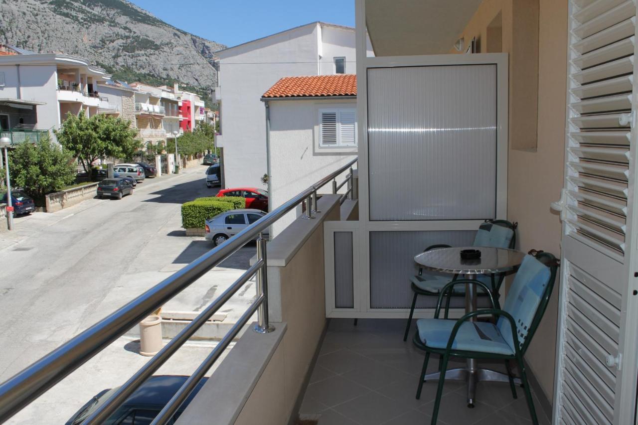 Apartments With A Parking Space Makarska - 6850 Exterior foto